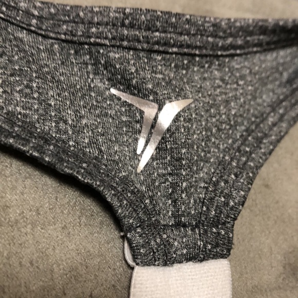 Old Navy Active Go-Dry Tank - Picture 6 of 7